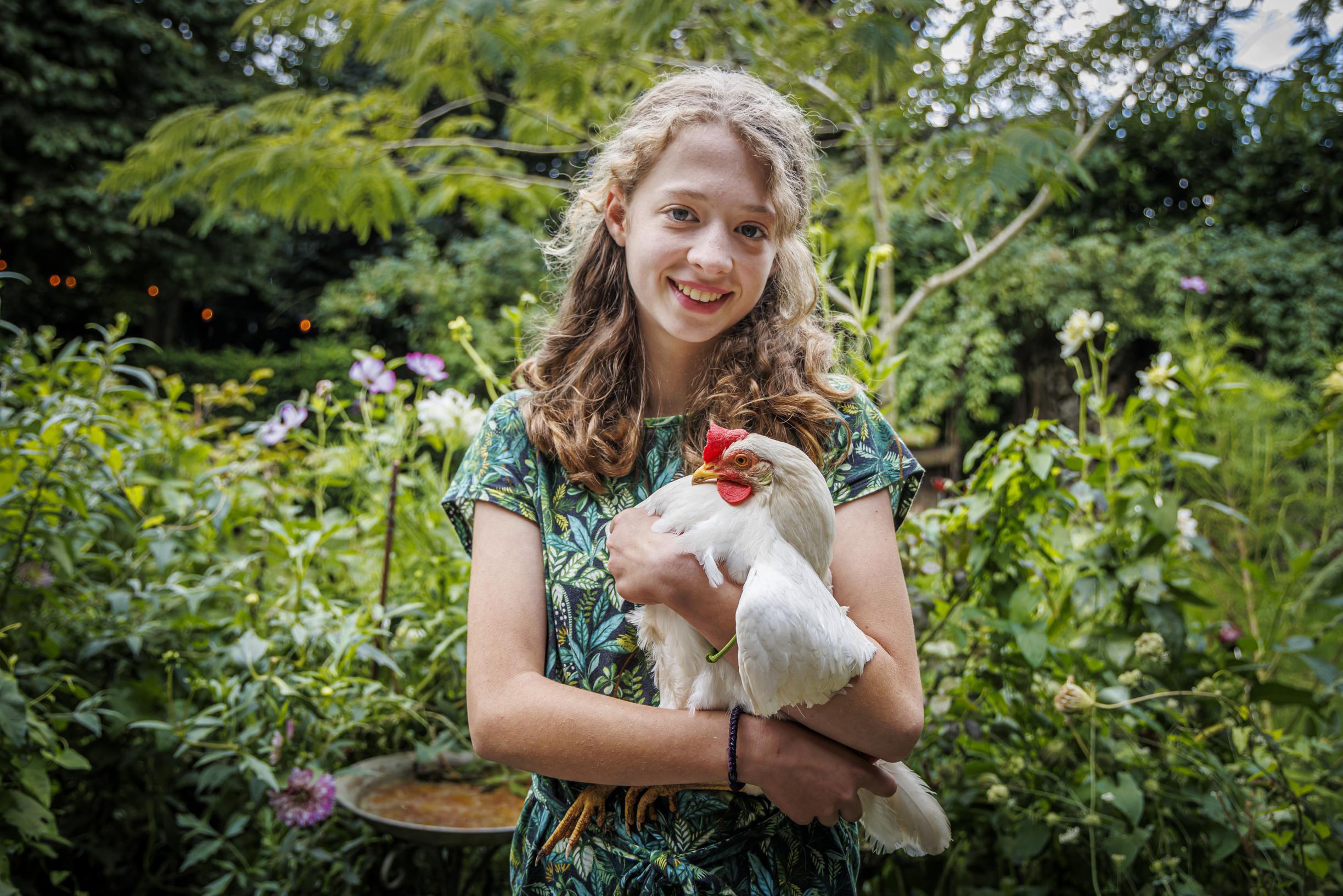Dertienjarige uit Ulestraten schrijft jeugdboek met een missie: ‘Eigen fantasie is beter voor de her